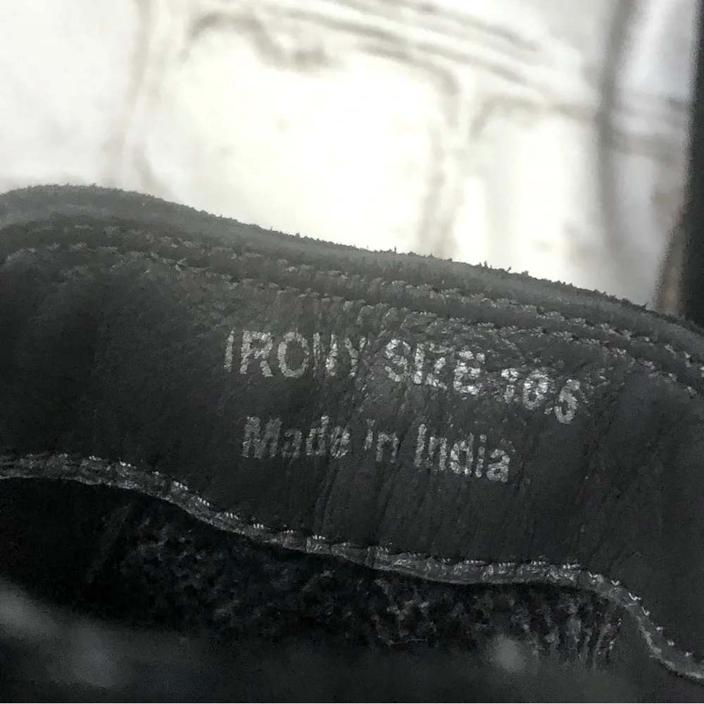 Modern Fiction preowned worn